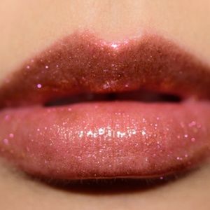 Huda Beauty Lip Strobe - Shameless